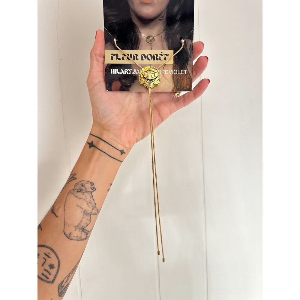 Lord Violet Bolo Tie Fleur